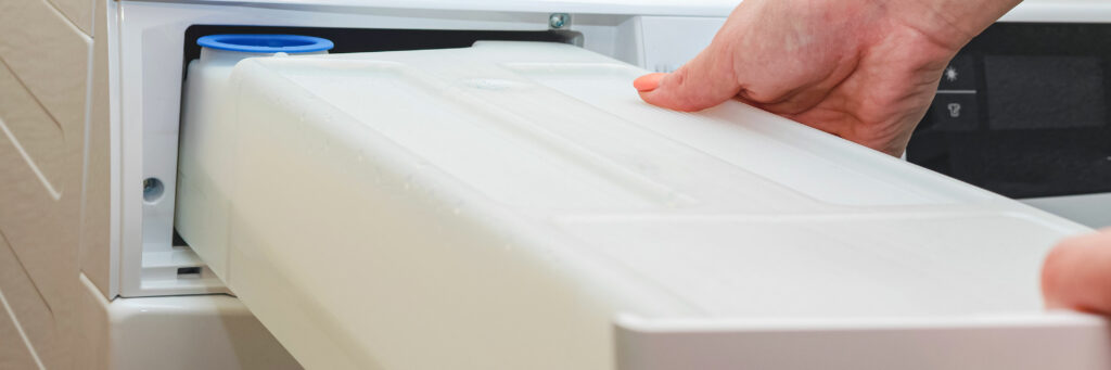 Condensdroger reservoir openen